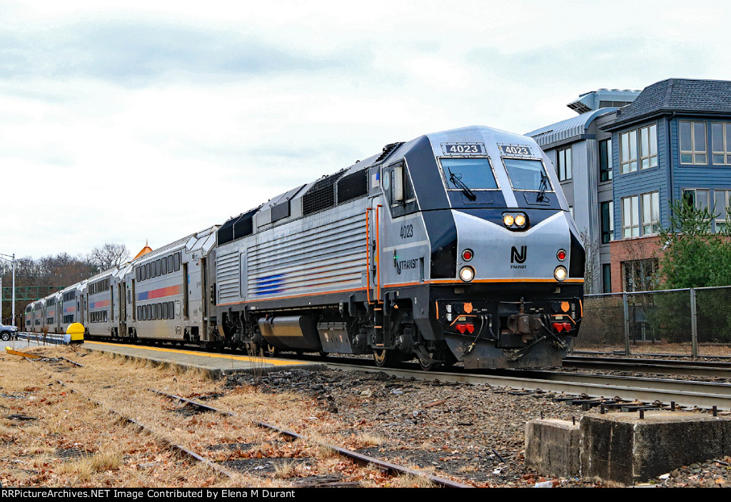 NJT 4023 on Train 1111